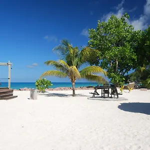 https://the-islanders-guest-house.maheislandhotels.com