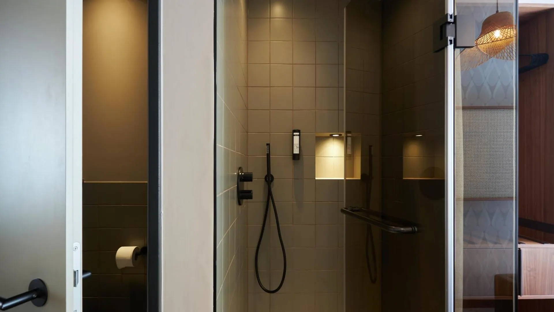 Отель Cocoon Sendlinger Tor Мюнхен 4*,